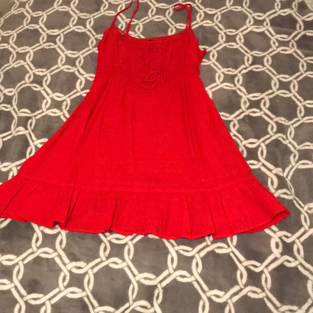 Pretty in Red - Picture 2 of 5